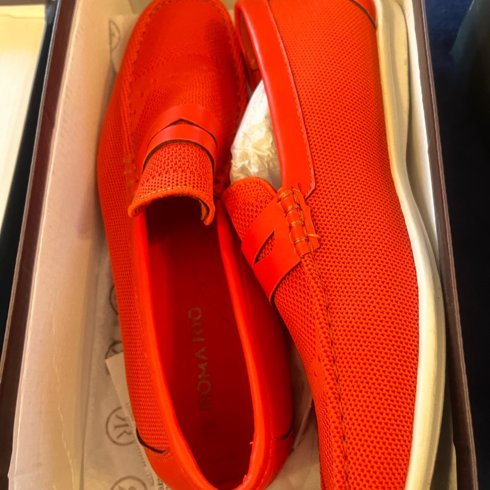 Roma Rio boat shoes beautiful size 8 Men's Orange Driving Loafers. Great style!